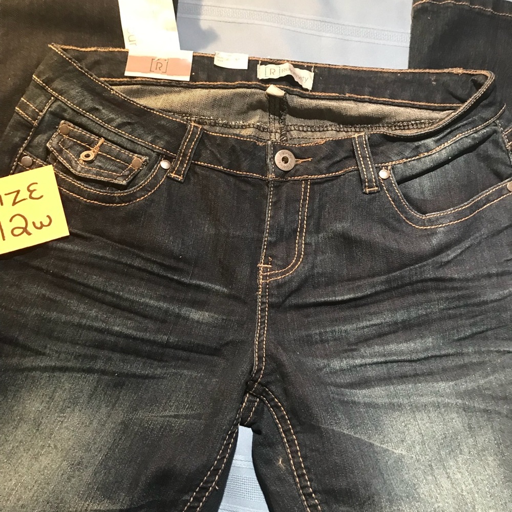 Relativity Curvy Flare Leg Stretch Jeans - Picture 3 of 8